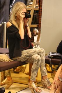 Poppy Delevingne feet photo thumbnail