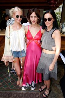 Poppy Delevingne feet photo thumbnail