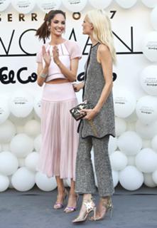 Poppy Delevingne feet photo thumbnail