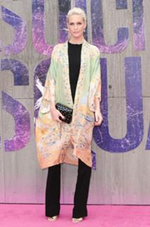 Poppy Delevingne feet photo thumbnail