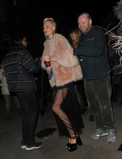 Poppy Delevingne feet photo thumbnail