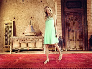 Poppy Delevingne feet photo thumbnail