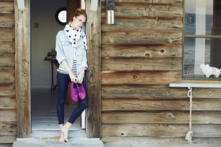 Poppy Delevingne feet photo thumbnail