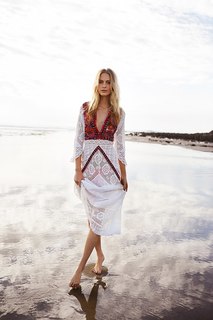 Poppy Delevingne feet photo thumbnail