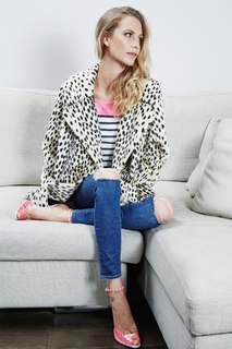 Poppy Delevingne feet photo thumbnail