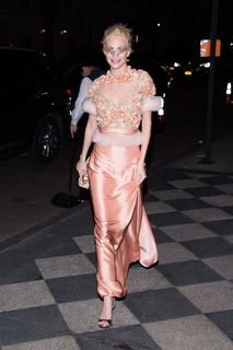 Poppy Delevingne feet photo thumbnail