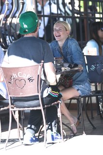 Poppy Delevingne feet photo thumbnail