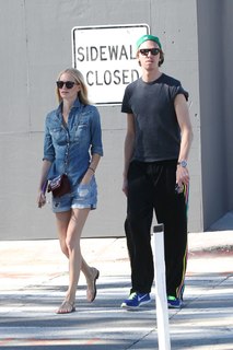 Poppy Delevingne feet photo thumbnail