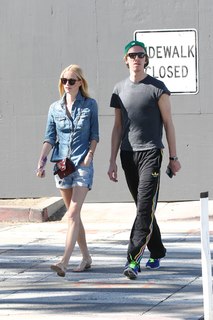 Poppy Delevingne feet photo thumbnail