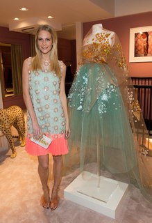 Poppy Delevingne feet photo thumbnail