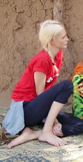 Poppy Delevingne feet photo thumbnail