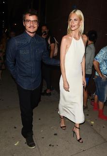 Poppy Delevingne feet photo thumbnail