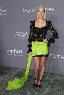 Poppy Delevingne feet photo thumbnail