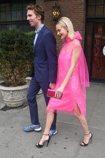 Poppy Delevingne feet photo thumbnail