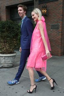 Poppy Delevingne feet photo thumbnail