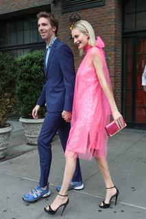 Poppy Delevingne feet photo thumbnail