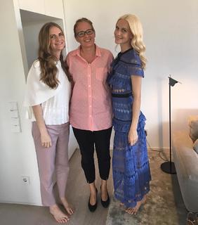 Poppy Delevingne feet photo thumbnail