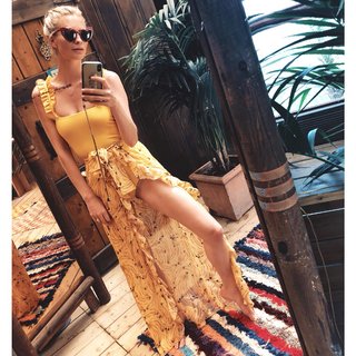 Poppy Delevingne feet photo thumbnail