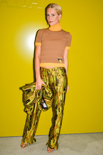 Poppy Delevingne feet photo thumbnail