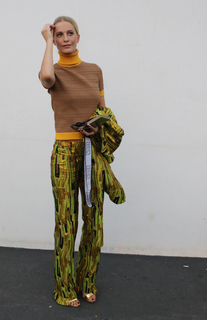 Poppy Delevingne feet photo thumbnail