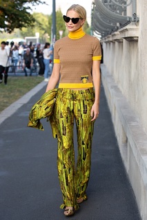 Poppy Delevingne feet photo thumbnail