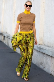 Poppy Delevingne feet photo thumbnail