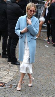 Poppy Delevingne feet photo thumbnail