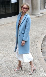 Poppy Delevingne feet photo thumbnail