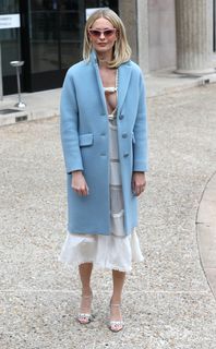 Poppy Delevingne feet photo thumbnail