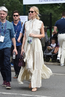 Poppy Delevingne feet photo thumbnail