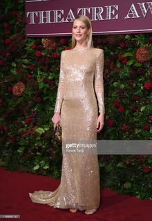 Poppy Delevingne feet photo thumbnail