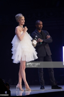 Poppy Delevingne feet photo thumbnail