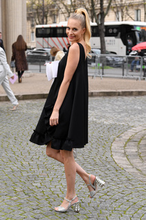 Poppy Delevingne feet photo thumbnail