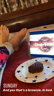 Poppy Delevingne feet photo thumbnail