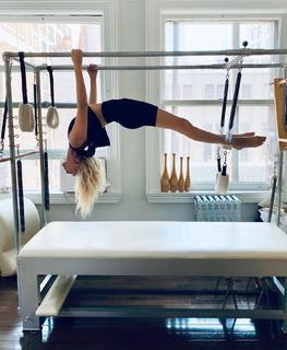 Poppy Delevingne feet photo thumbnail