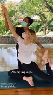 Poppy Delevingne feet photo thumbnail