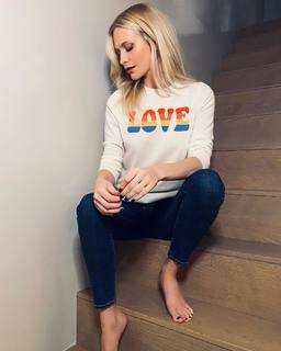 Poppy Delevingne feet photo thumbnail