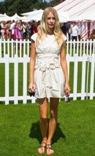 Poppy Delevingne feet photo thumbnail