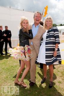 Poppy Delevingne feet photo thumbnail