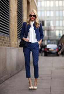 Poppy Delevingne feet photo thumbnail