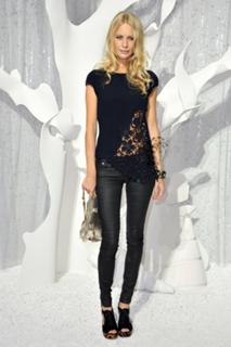 Poppy Delevingne feet photo thumbnail