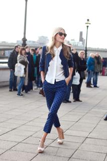 Poppy Delevingne feet photo thumbnail