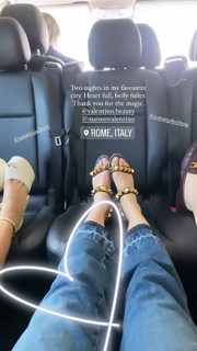 Poppy Delevingne feet photo thumbnail