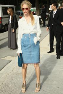 Poppy Delevingne feet photo thumbnail