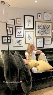 Poppy Delevingne feet photo thumbnail