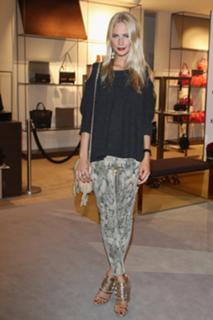 Poppy Delevingne feet photo thumbnail
