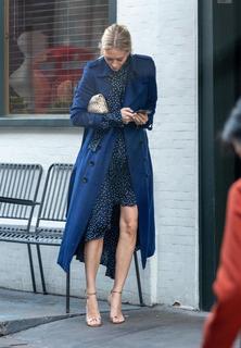 Poppy Delevingne feet photo thumbnail