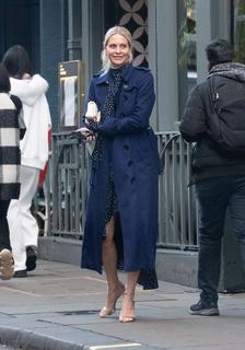 Poppy Delevingne feet photo thumbnail
