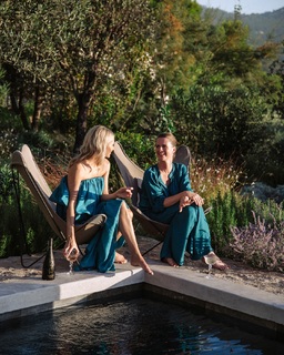 Poppy Delevingne feet photo thumbnail