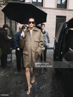 Poppy Delevingne feet photo thumbnail